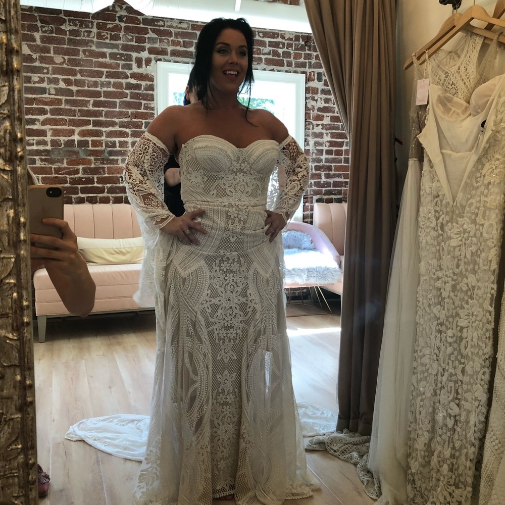 COPY - Rue De Siene- Adara Gown - size 12